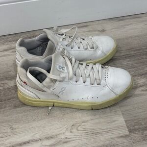 On Running White and Beige Sneakers NIMBUS SIZE 8.5 WOMEN